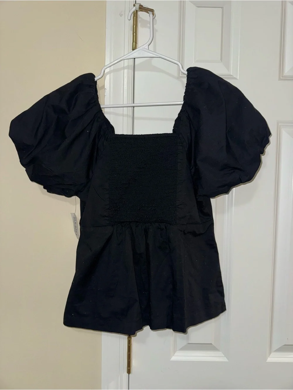 NWT Black Puff Sleeve Peasant Top - Women's